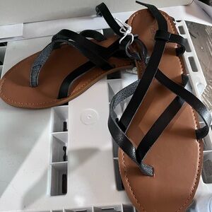 Women's Black and Tan Sandals